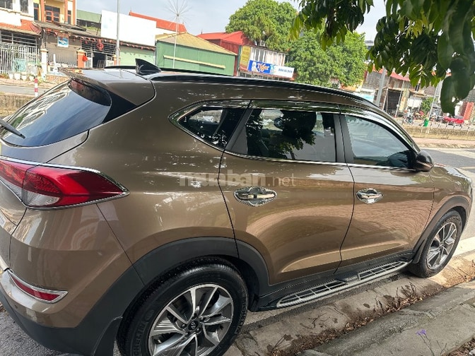 Chính chủ bán xe tucson 2018 màu vàng cát