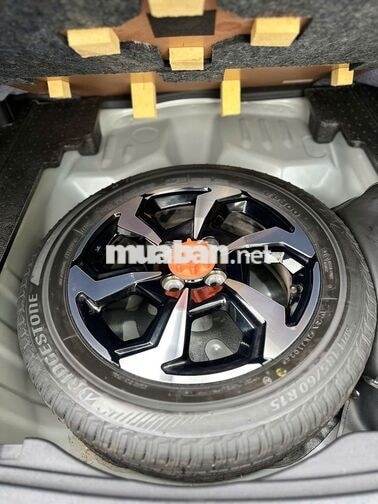 Toyota Vios 2023 1.5 E-MT Nâu vàng 21.500 km