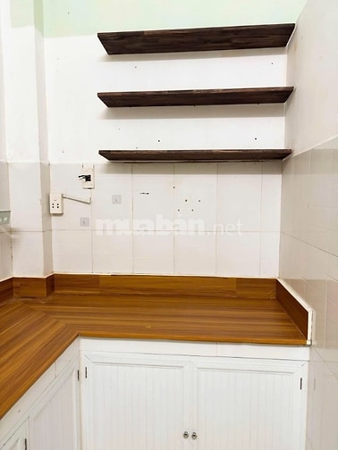 Nhà riêng 1/Phan Đình Phùng (98,2m2) có sẵn nội thất, 2PN GIÁ 14,5 tr/