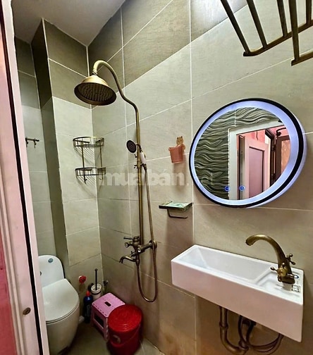 CHO THUÊ HẺM TRẦN QUANG KHẢI, P. TÂN ĐỊNH (Q.1 CŨ).