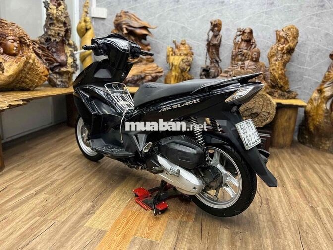 Honda Air Blade dàn áo liền lạc, máy móc bao êm