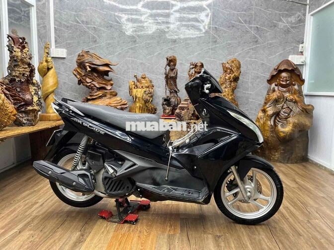Honda Air Blade dàn áo liền lạc, máy móc bao êm