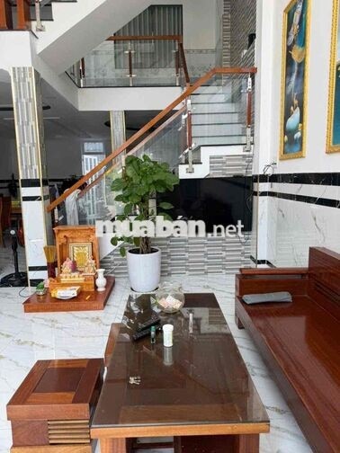 BÁN NHÀ  vị trí víp ngay ngã ba đông quang 1/Nguyễn thị thảnhvào 100m