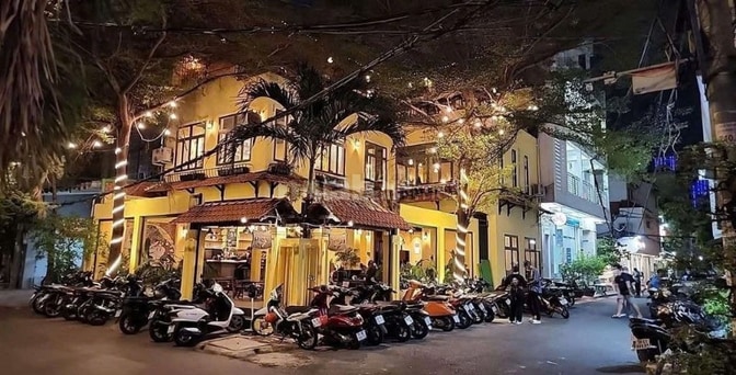 CHO THUÊ NHÀ 2 MẶT TIỀN : 449/, SƯ VẠN HẠNH, PHƯỜNG 12, QUẬN 10.
