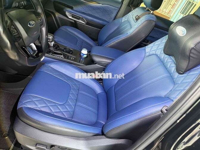 Ford Everest Titanium 2025 Đen 17.000km