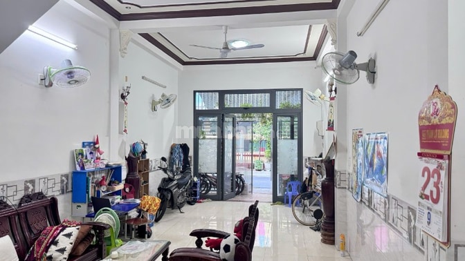 Cho thuê toàn bộ gian nhà mặt tiền