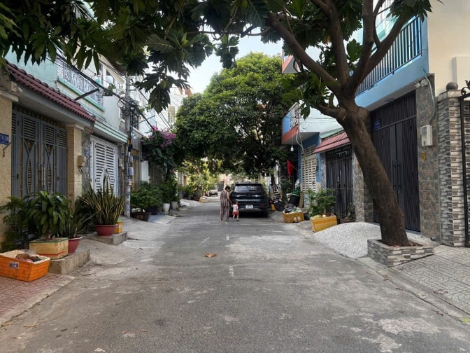 BÁN NHÀ CẤP 4 CÓ GÁC LỬNG, HẺM 8M HƯƠNG LỘ 2, BÌNH TRỊ ĐÔNG, 81,1M2
