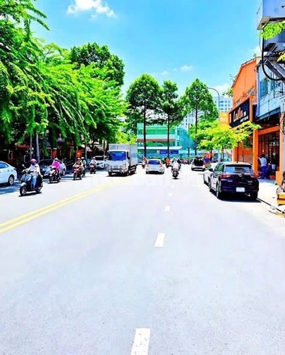 CHO THUÊ NHÀ MẶT TIỀN : ĐỒNG NAI, PHƯỜNG 15, QUẬN 10.