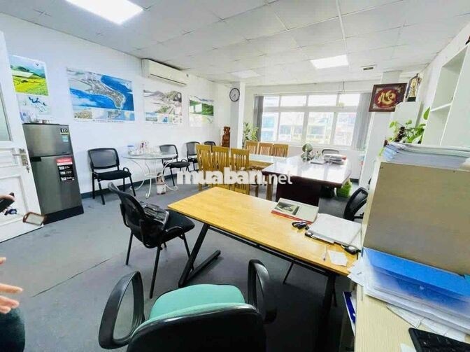 Cho thuê sàn VP mặt phố Yên Lãng 45m2 giá 7tr/th, thang máy, bảo vệ