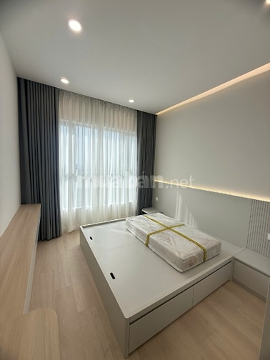 Cho Thuê Căn Góc 85m2, 2PN,Nội thất mới 100%, Cao Cấp LH: 0906233195