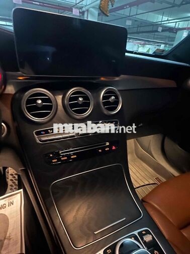 Mercedes-Benz GLC300 2017 Trắng 51000 KM