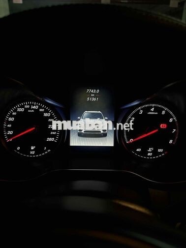 Mercedes-Benz GLC300 2017 Trắng 51000 KM