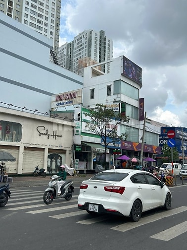 Tôi cho thuê mặt tiền 3lau Phạm Hùng,Q8,đẹp,5.5x17m,kinh doanh sầm uất