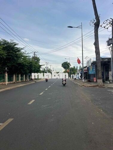 Chủ lên sài gòn ở cần bán lại một nền đất