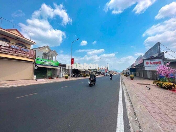 Chủ lên sài gòn ở cần bán lại một nền đất