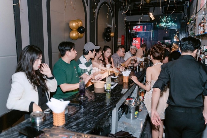 Sang Nhượng Cổ Phần Quán Bar Q1 
