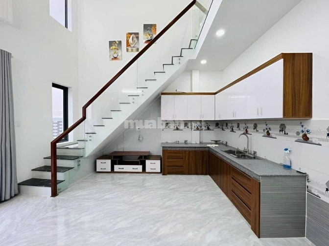 Chấp nhận lỗ 200 triệu bán nhanh trong tuần nhà gần vòng xoay An Lạc