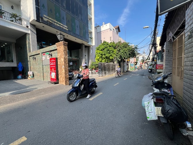 CHUYỂN NHƯỢNG TOÀ NHÀ HẦM + 7 TẦNG MẶT TIỀN 302 NGUYỄN THƯỢNG HIỀN - T