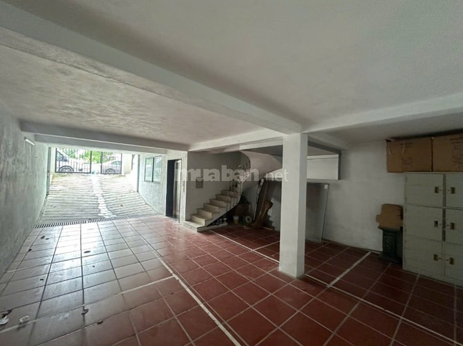 Cho thuê nhà nguyên căn 240m2 , mt12m tại Văn phú, phù hợp mọi mô hình