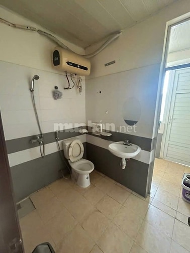 Cho thuê nhà nguyên căn 1 sẹt Nguyễn Trọng Tuyển giá 14tr/tháng