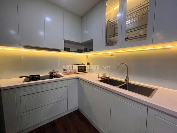 Chung cư The Flemington (Quận 11) căn hộ 96m2- 3 phòng ngủ giá 22tr/th