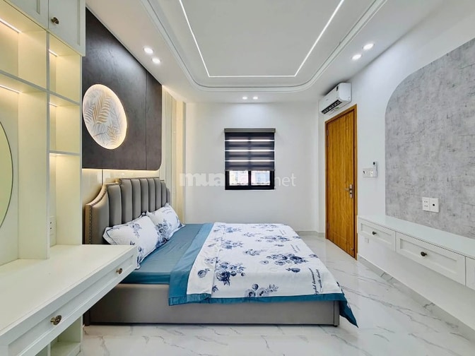Xe hơi để trong Nhà 3 lầu tuyệt đẹp Cao cấp hẻm Phan Huy Ích, P12, Q.G