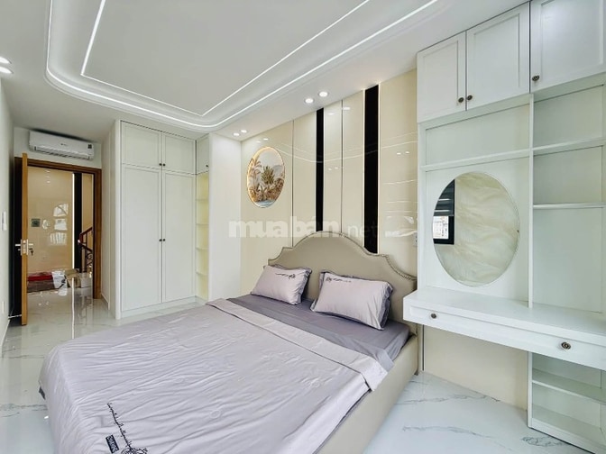 Xe hơi để trong Nhà 3 lầu tuyệt đẹp Cao cấp hẻm Phan Huy Ích, P12, Q.G