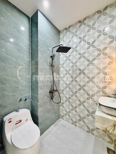 Xe hơi để trong Nhà 3 lầu tuyệt đẹp Cao cấp hẻm Phan Huy Ích, P12, Q.G