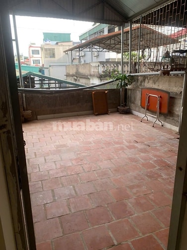 Cần cho thuê nhà 3 tầng, tại phố Yên Sở, Hoàng Mai