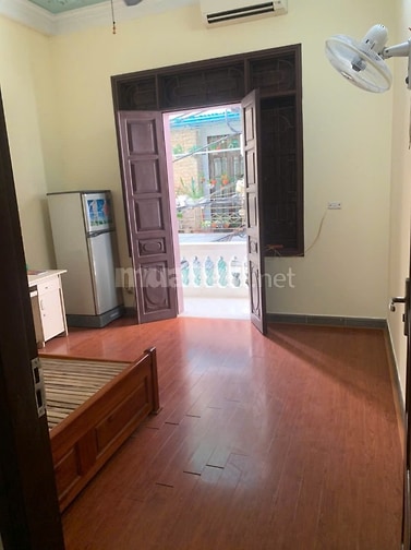 Cần cho thuê nhà 3 tầng, tại phố Yên Sở, Hoàng Mai