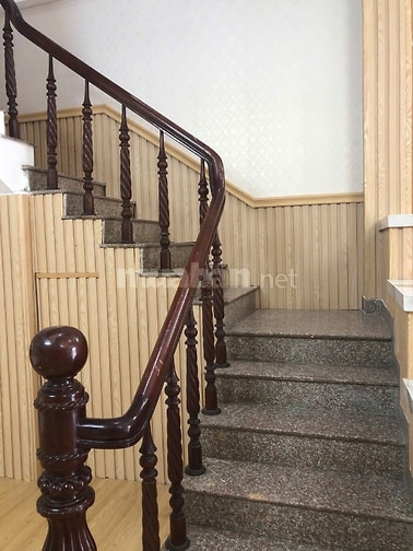 CHO THUÊ NHÀ 3 TẦNG MẶT TIỀN NGÔ QUYỀN, SƠN TRÀ, 100M2, GIÁ 20TR