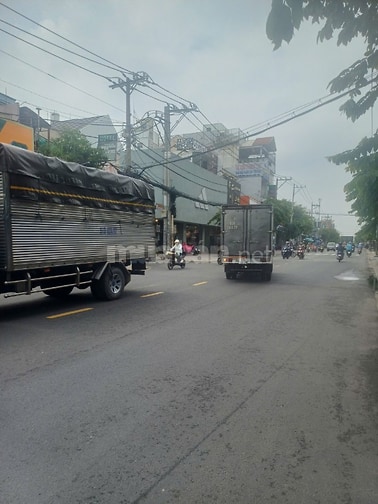 Nhà mặt tiền P.Trung Mỹ Tây DT 5.7x20m, 5 tầng, Sổ hồng