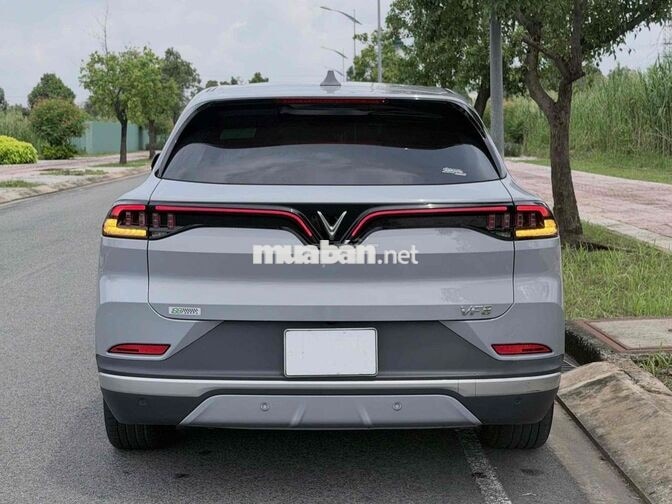 VinFast VF8 Plus 2025 Xám 20.000 km