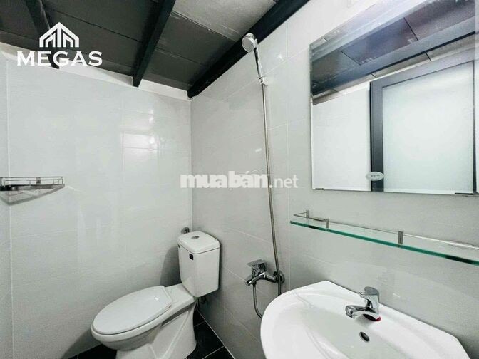 Phòng gác 30m2 cho nhóm 3-4 bạn cửa sổ trời thoáng ngay VLU, IUH