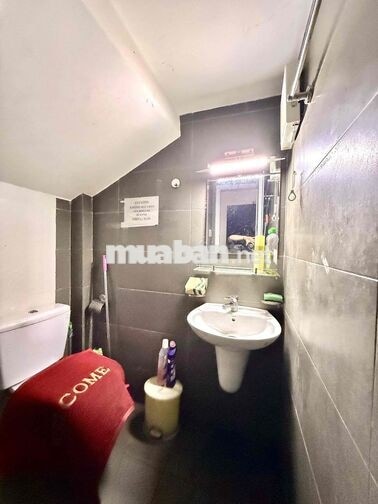 Cho Thuê MB Kinh Doanh Ngang 4m Dài 12m_Mặt Tiền Lê Hồng Phong Q10