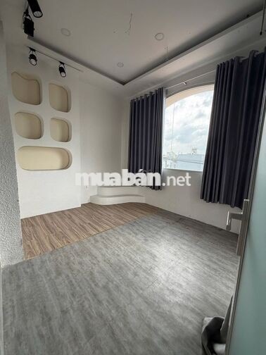 CHO THUÊ MT ÂU CƠ - P Hoà Thạnh  6 x 20 M ĐUC 3 LÂU 5 PN , 6 WC 