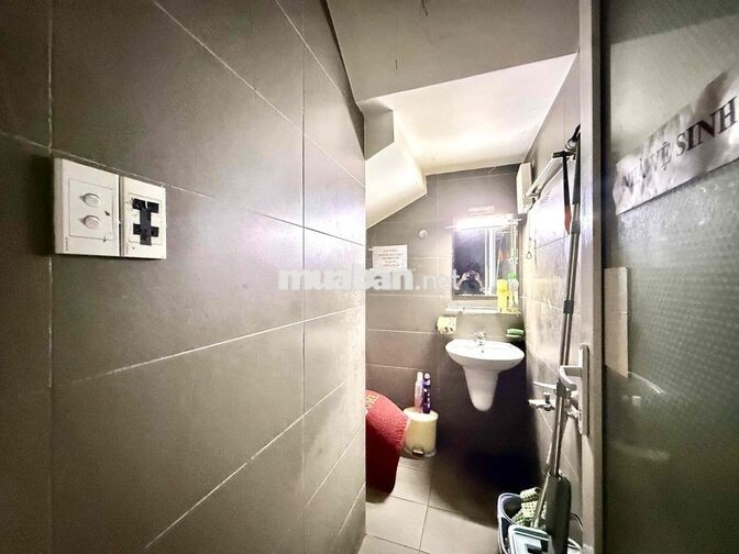 Cho Thuê MB Kinh Doanh Ngang 4m Dài 12m_Mặt Tiền Lê Hồng Phong Q10