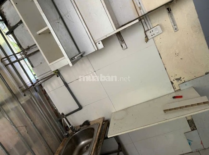 Chính chủ cho thuê nhà cấp 4, sử dụng 27m2 khép kín, có nóng lạnh
