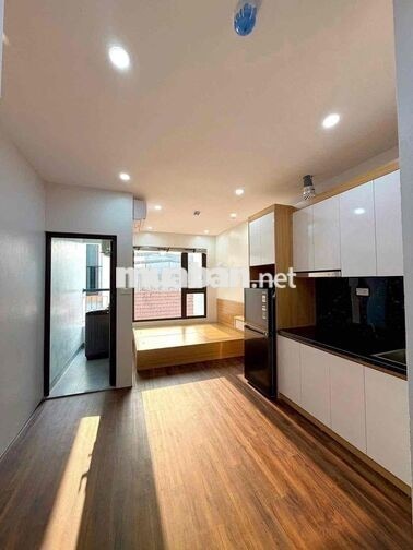 STUDIO FULL NỘI THẤT, BAN CÔNG RỘNG THOÁNG MÁT NGAY TRUNG TÂM QUẬN 7