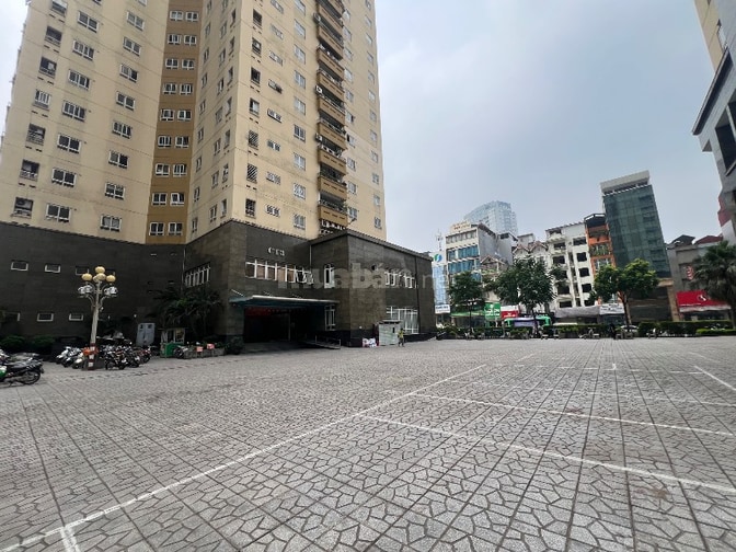 Bán căn góc 2 ngủ,2wc đầy đủ nội thất, có slot ô tô cố định