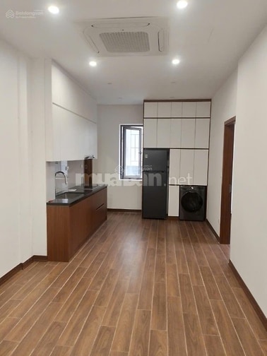 Cho thuê chung cư 27 Lê Thánh Tông, Hoàn Kiếm. Liên hệ: 0387 847288