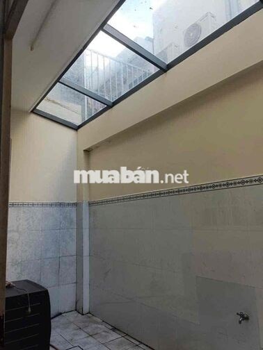 Cho Thuê Nhà Nguyên Căn 5x18m, 1 Trệt 2 Lầu + Sân Thượng, giá 22 Tr/