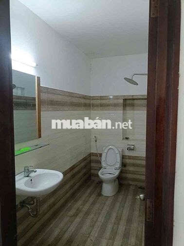Cho Thuê Nhà Nguyên Căn 5x18m, 1 Trệt 2 Lầu + Sân Thượng, giá 22 Tr/
