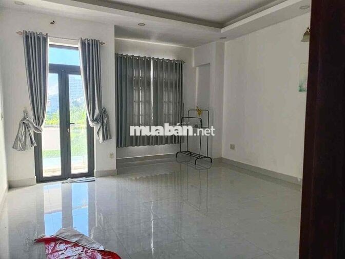 Cho Thuê Nhà Nguyên Căn 5x18m, 1 Trệt 2 Lầu + Sân Thượng, giá 22 Tr/