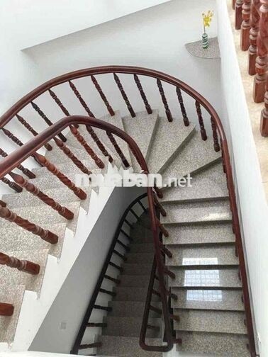 Cho Thuê Nhà Nguyên Căn 5x18m, 1 Trệt 2 Lầu + Sân Thượng, giá 22 Tr/