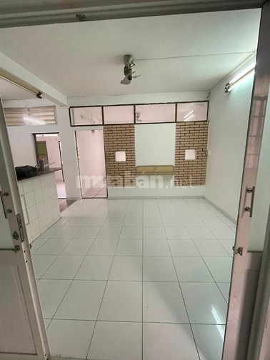 Chung cư Đất Thánh cho thuê căn thang bộ lầu 2 1PN giá thuê 7tr5/tháng