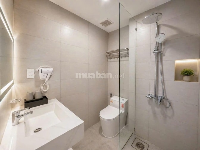 Bán khách sạn mặt tiền 10 Phạm Đình Toái . Q3 