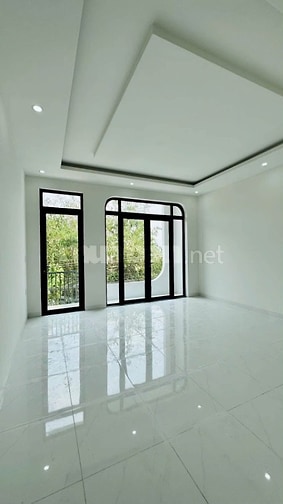 Bán Nhà Lầu Ngay Gần Big C Tân Hiệp, Ngã tư Tân Phong