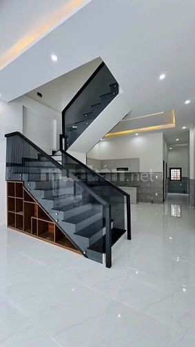 Bán Nhà Lầu Ngay Gần Big C Tân Hiệp, Ngã tư Tân Phong