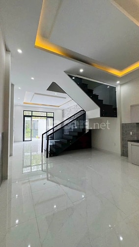Bán Nhà Lầu Ngay Gần Big C Tân Hiệp, Ngã tư Tân Phong
